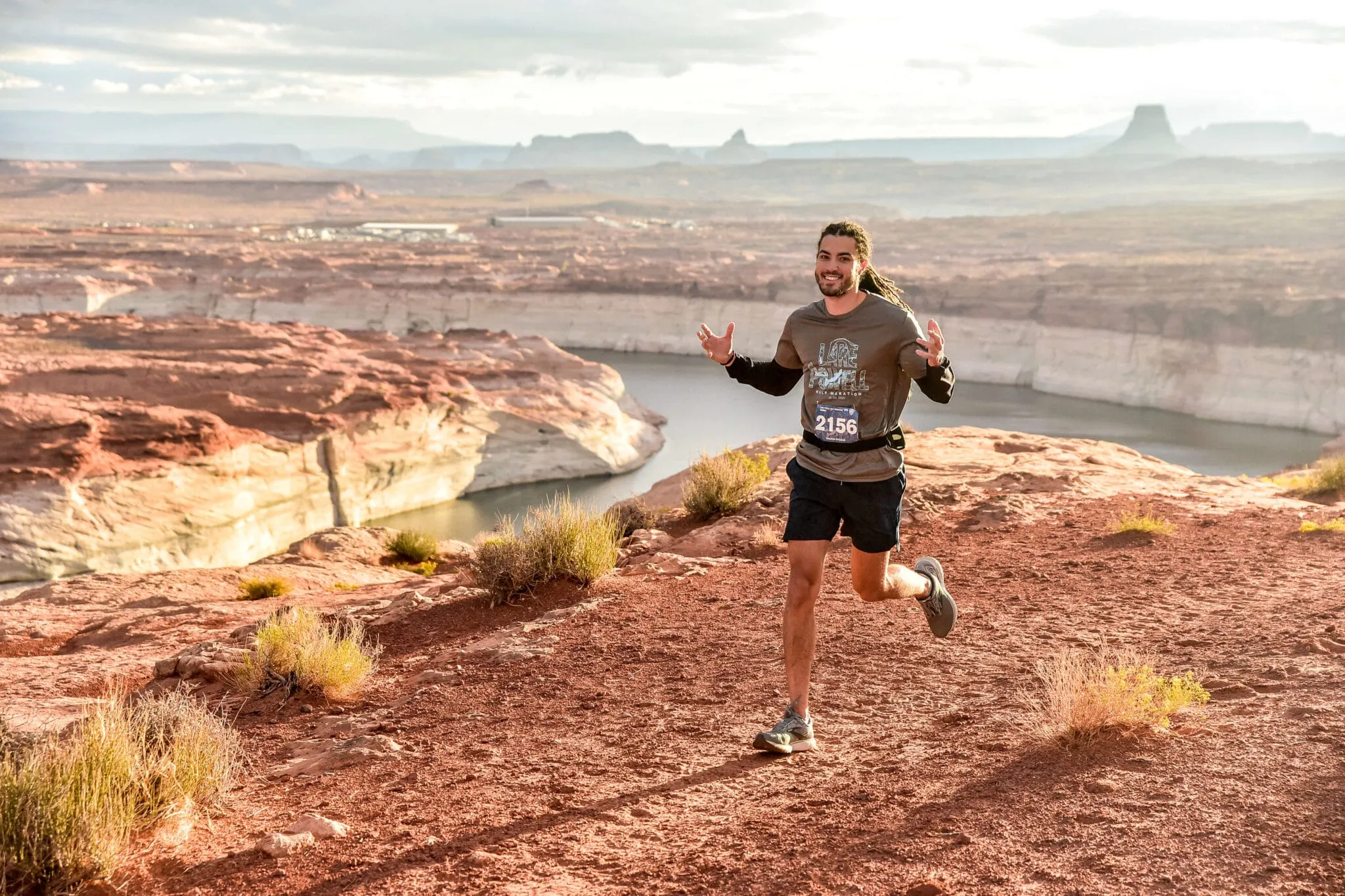 A runner in the course of LAKE POWELL Half Marathon in Page, AZ