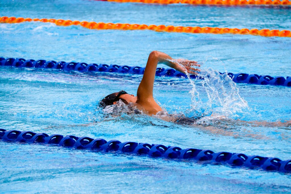 a runner cross-training by swimming